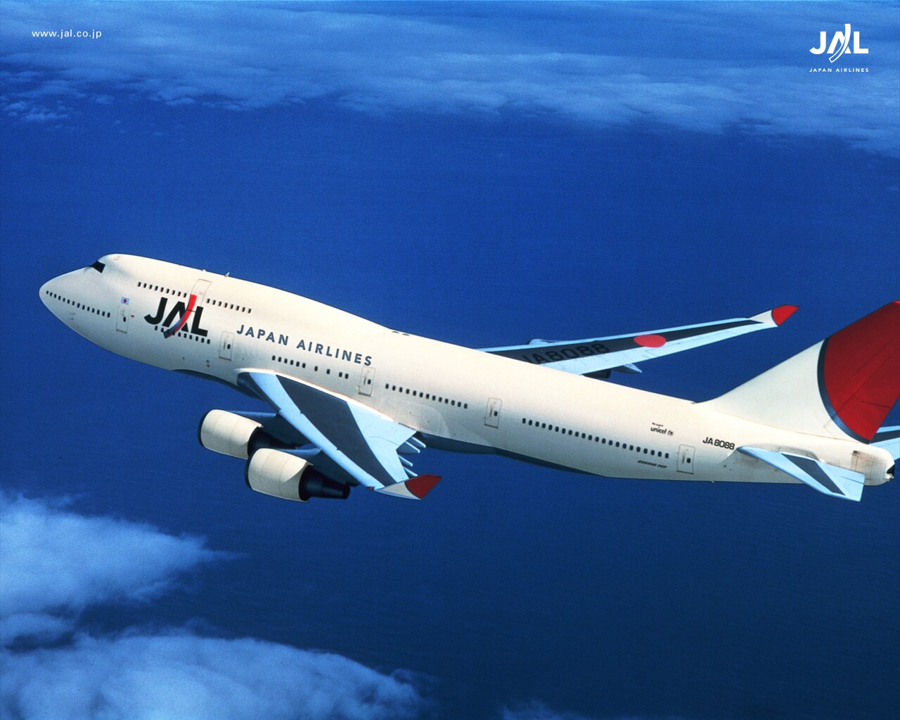 http://www.jal.co.jp/en/aircraft/conf/dl/jal_02_1280_1024.jpg