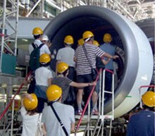 �G���W���̒������w