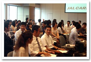 �����̗l�q