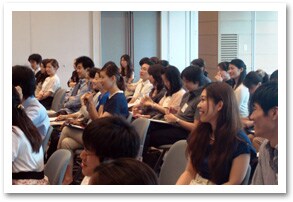 �����̗l�q