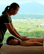 �g���[�g�����g���[���B���̏�łƂ낯��悤�ȃs���A�I�C���ŁA�S�Ƒ̂ɍō����ґ��