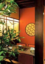 �X���͐A����z���������ȕ��͋C�ɂ��ӂ��B