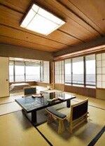 ���a���̐ጎ�Ԃ̋q���B�����p��]�ފC���̋q���ƁA�a�q�̉���X�������낷�X���̋q��������B