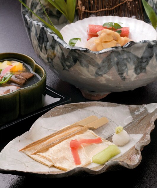 �l�G�܁X�̑f�ނ�p�����{�i�I���Η����́A��Ή��΂Ƃ������̂Ƃ���A���{�S������I�肷�������{�̑f�ނƁA�������炱����鎩�Ɛ����t�̈�i�������o�ꂷ��B