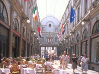 �M�������[�E�T���`���x�[��