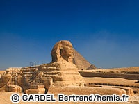 �M�U�̃s���~�b�h�E�X�t�B���N�X