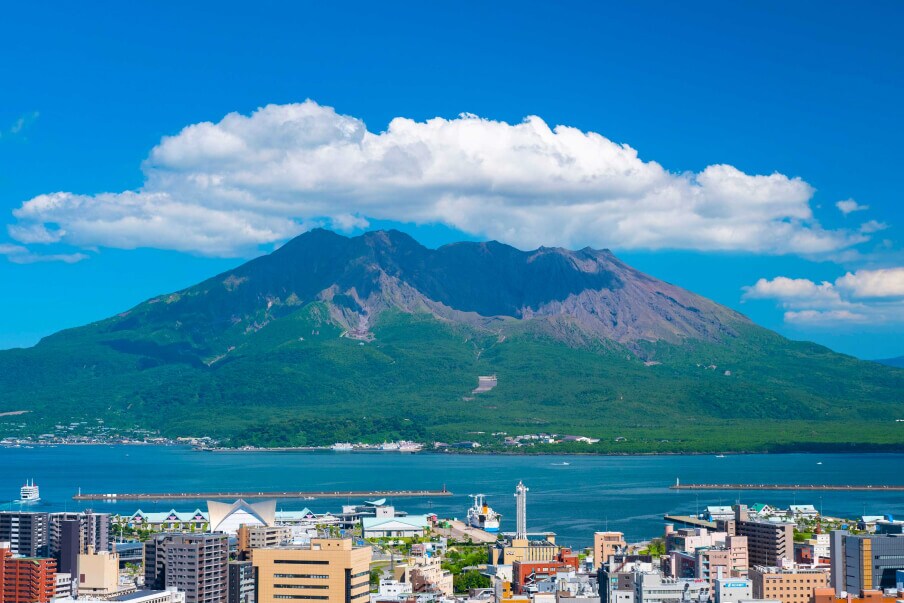 Trek around the Shiroyama Park
