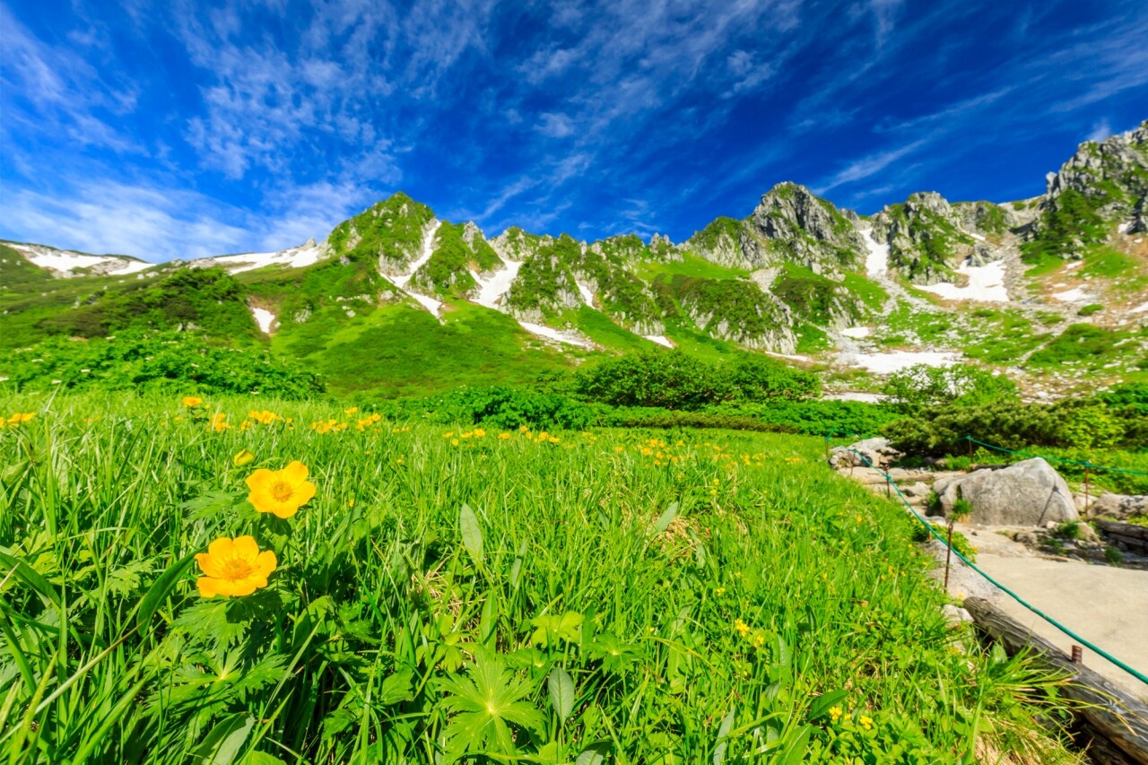 Unmatched autumnal beauty at Senjojiki Cirque