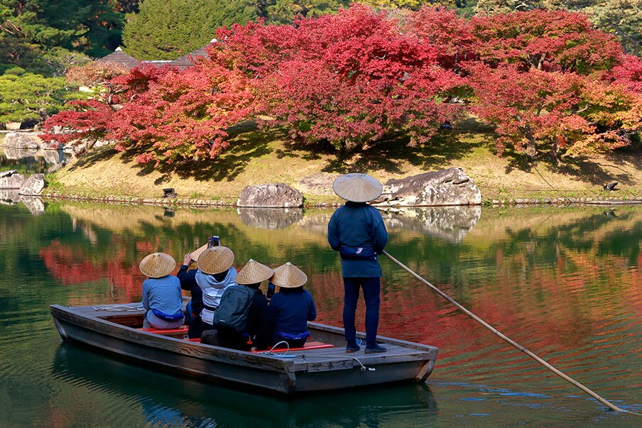 Take it all in on a Wasen boat ride