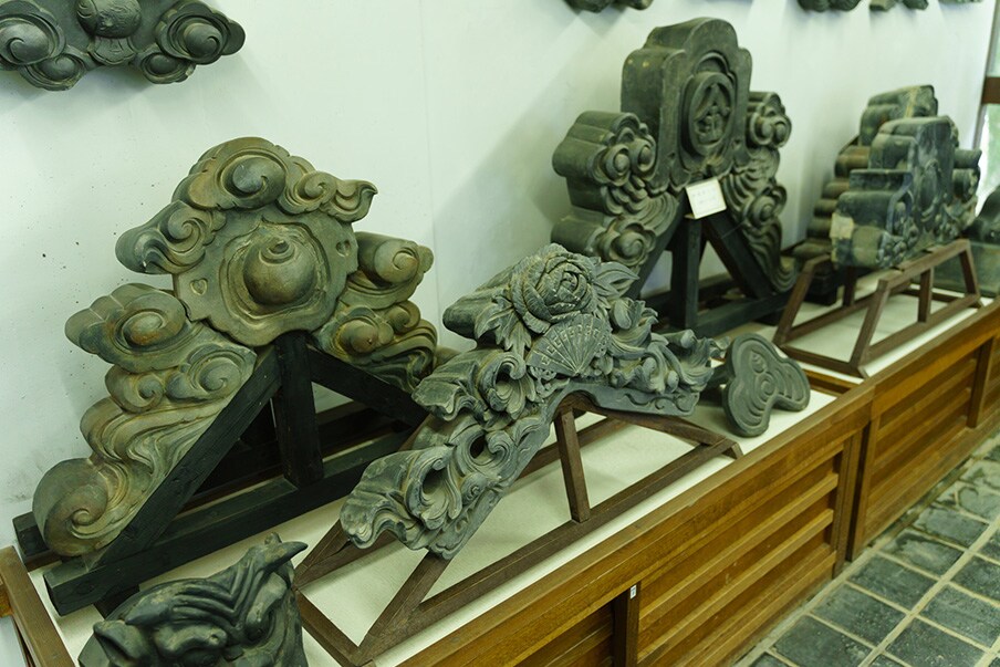 Browse the Sanuki Folk Craft Museum