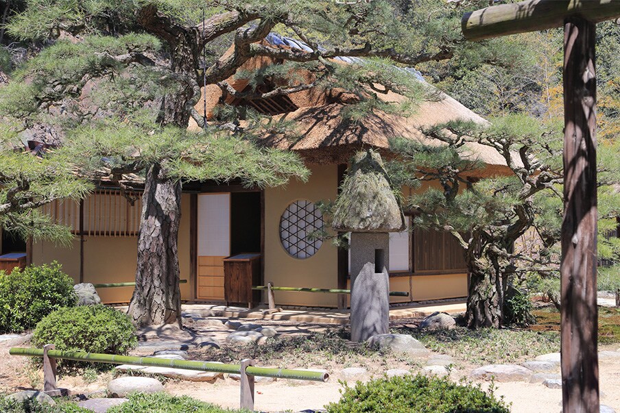 Sip on matcha at the Kikugetsu-tei Teahouse