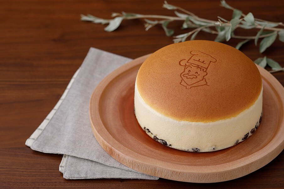 Indulge in a cotton cheesecake at Rikuro's
