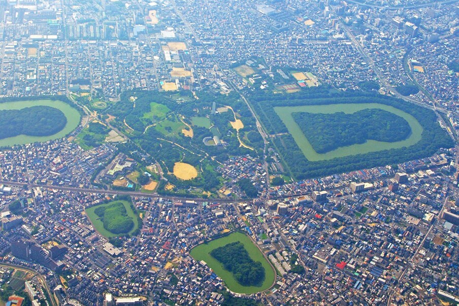 The Mozu-Furuichi Kofun Group 