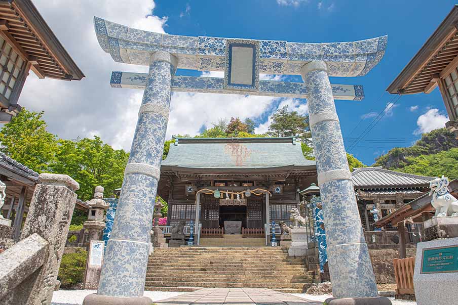 Show your respect for pottery at Sueyama Shrine