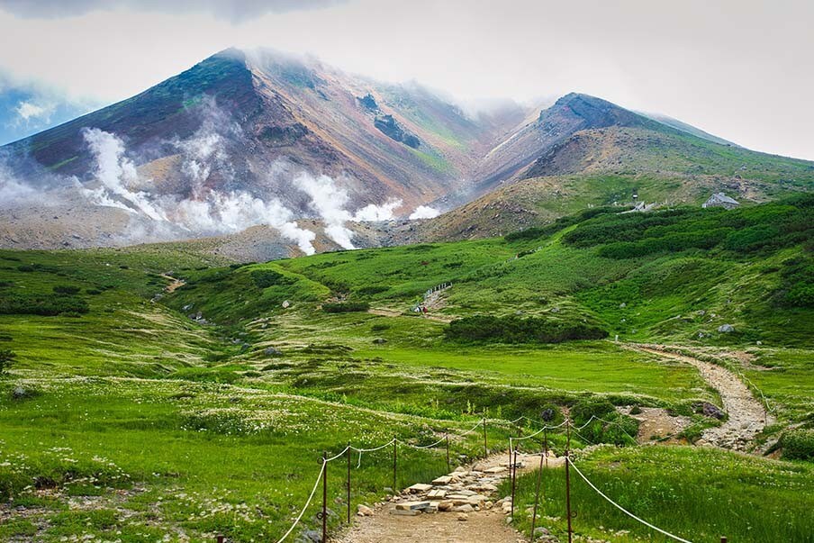 Hike around the Daisetsuzan National Park in Asahikawa