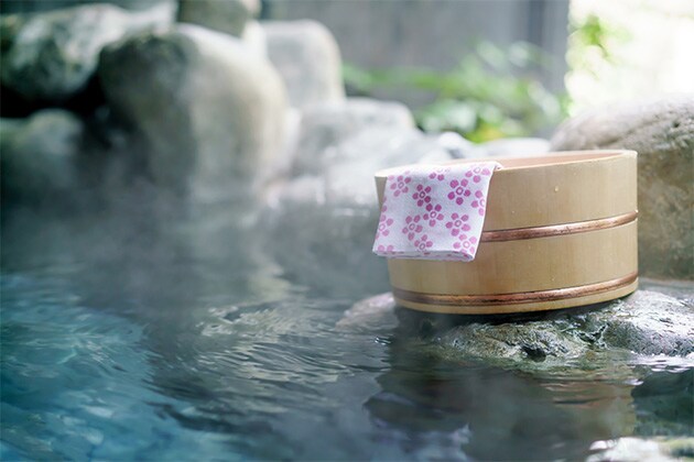 Erleben Sie AQUAIGNIS, eine Thermalquelle im Flughafengebiet von Kansai