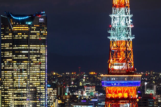 Genießen Sie die malerische Aussicht auf die Stadt im Sky Lounge Stellar Garden
