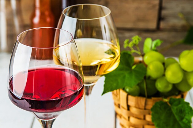 Genießen Sie eine Weinverkostung im Wineshop Flow und nehmen Sie eine Flasche mit nach Hause