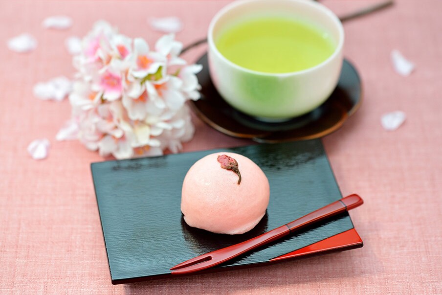 Überall Leckereien mit Sakura-Geschmack