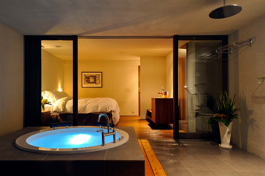 Moana Coast Resort Hotel - a lavish retreat on a tropical island