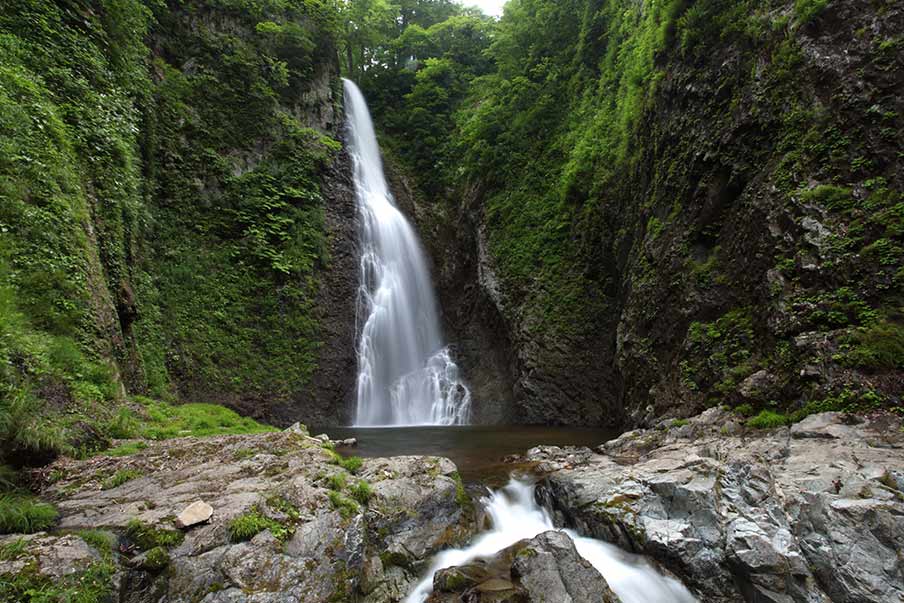 Find peace at Anmon-no-Taki Waterfall
