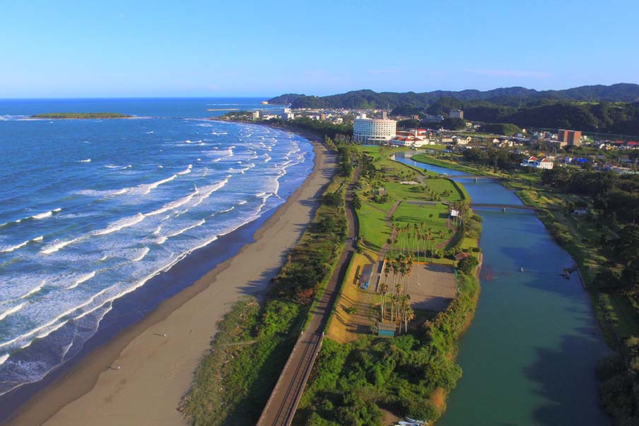Kodomo No Kuni & Aoshima Beach Park  