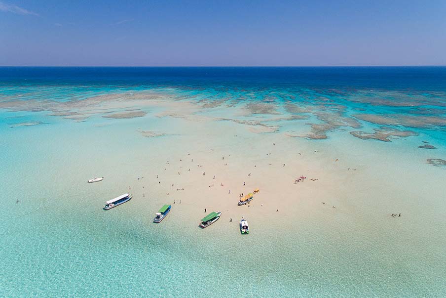 Yurigahama Beach (百合ヶ浜) — featuring a stunning sandbar that appears and disappears with the tide
