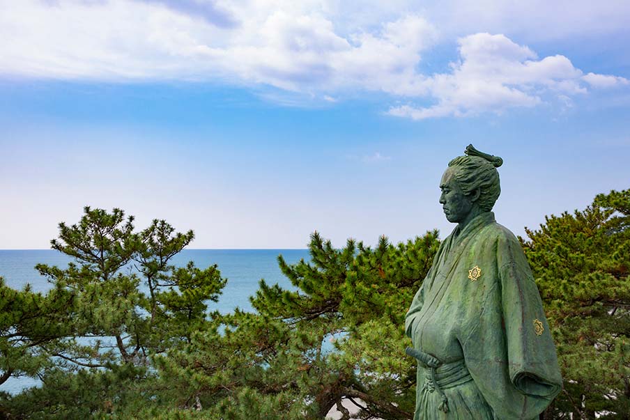 Katsurahama Beach (桂浜) — known for its scenic beauty and cultural significance