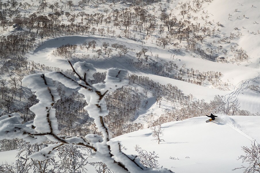 Ski Niseko’s interlinked mountain resorts