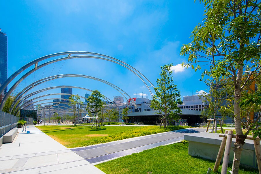 Nikmati embusan udara segar di atap MIYASHITA PARK