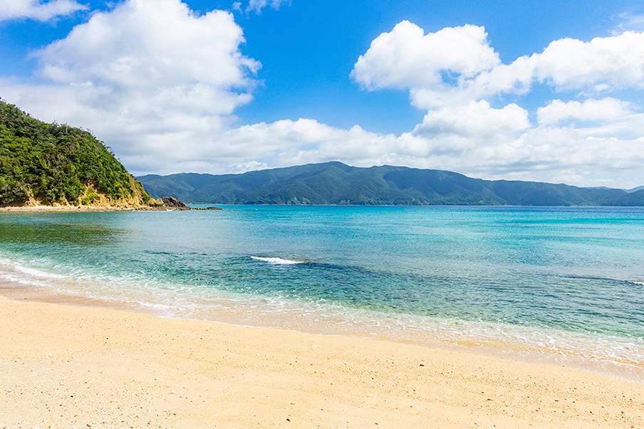 Kunjungi Pulau Kikaijima (Pulau Kikai) dan Pulau Kakeromajima untuk menikmati suasana yang tenang