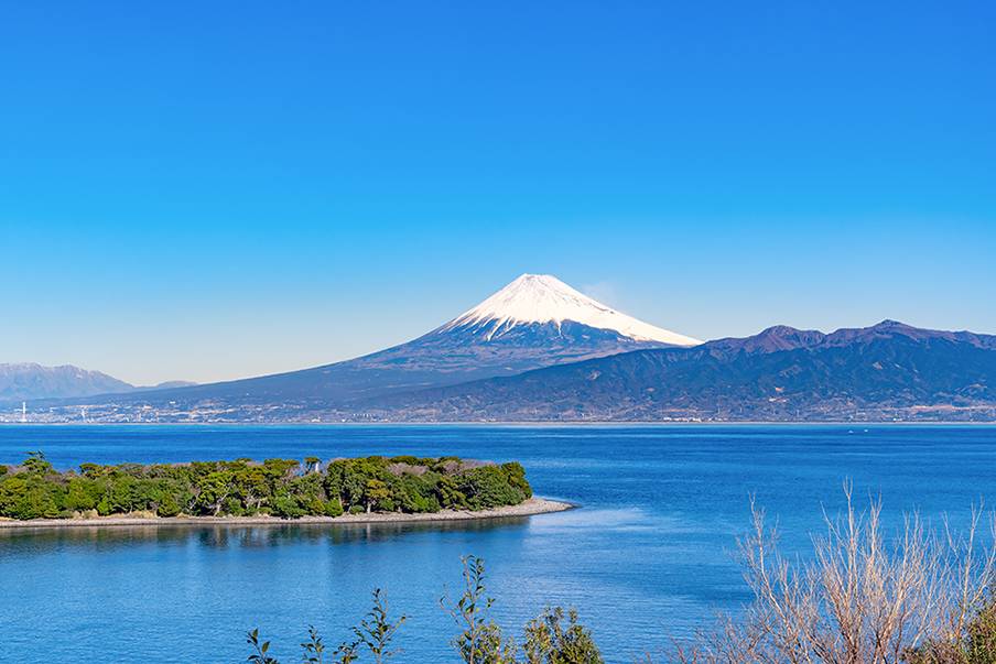 Tempat menyelam suci dengan pemandangan Gunung Fuji
