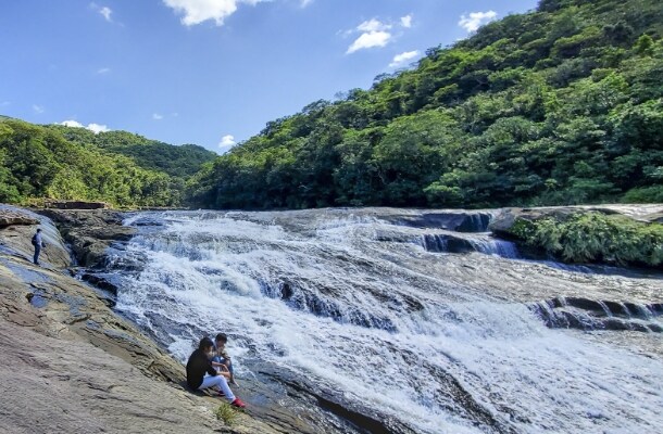 〔最少催行人員2名〕〔西表島〕浦内川クルーズとマリユドゥ・カンビレーの滝コース