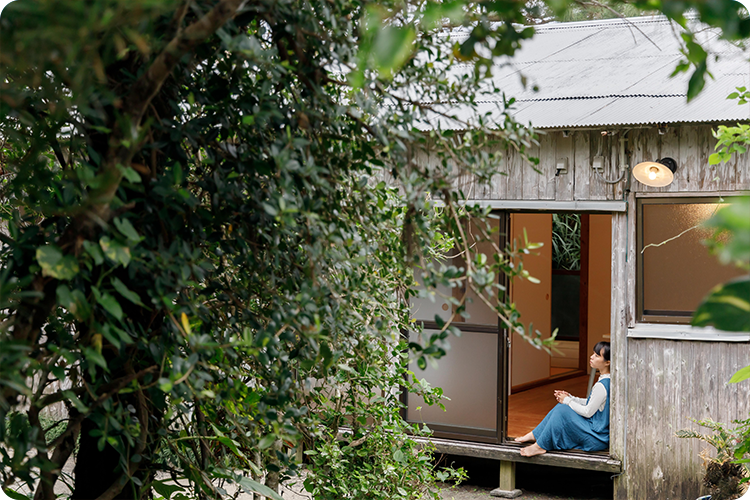 伝泊 奄美 古民家 アダンと海みる宿外観