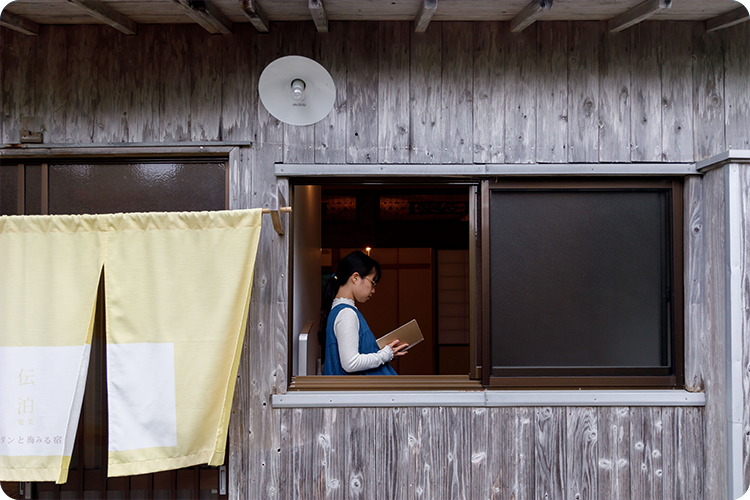 伝泊 奄美 古民家 アダンと海みる宿外観