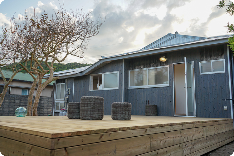 伝泊 奄美 古民家 水平線と朝陽の宿外観