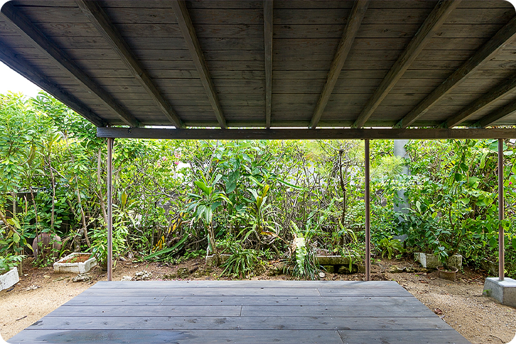伝泊　徳之島（伊仙町）時うつろう小屋組の宿設備