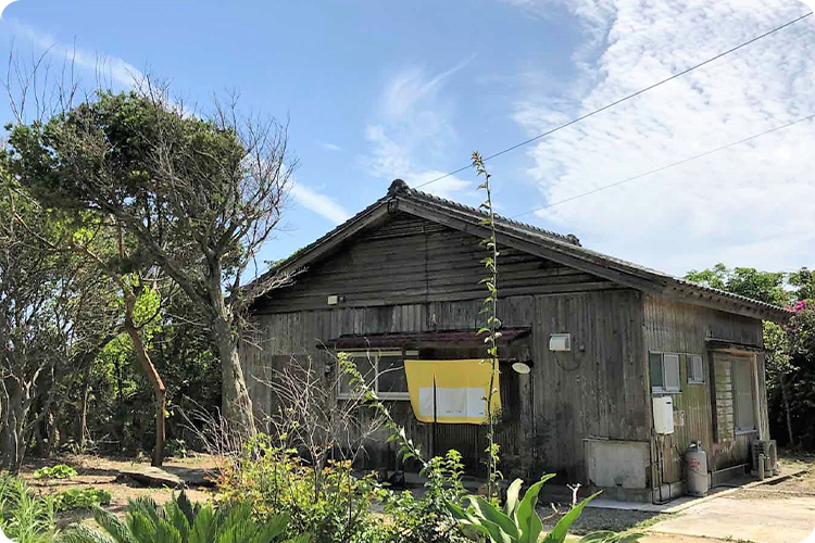 伝泊　徳之島（天城町）海亀ビーチの宿外観