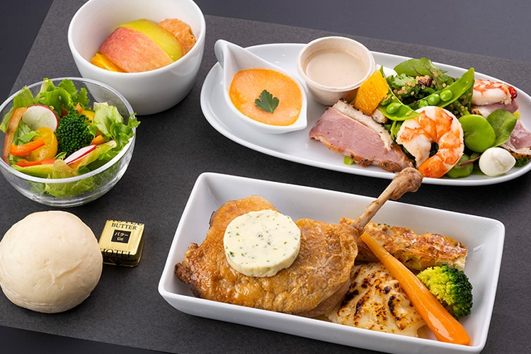有料機内食グレードアップサービス 機内でのお食事をより豪華に、特別な空の旅をお楽しみください。