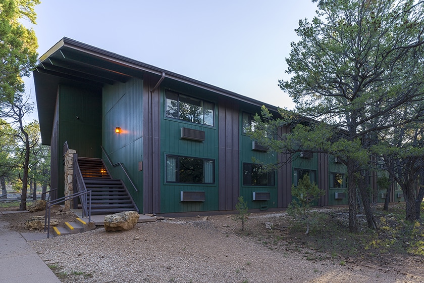 ヤバパイ・ロッジ