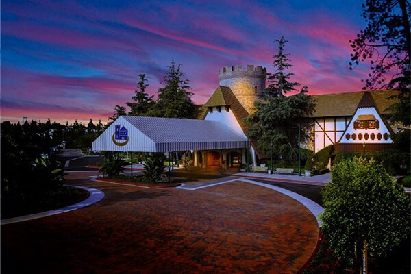 〔アナハイム〕アナハイム マジェスティック ガーデン ホテル