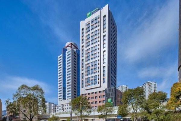 ホリデイ イン エクスプレス上海鎮坪（上海鎮坪智選假日酒店）