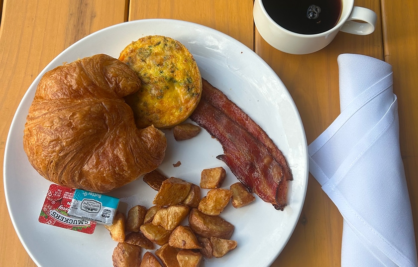 シェラトン・プリンセス・カイウラニ・ワイキキビーチ内「スプラッシュバー」コンチネンタルブレックファスト（ 軽朝食）ミールクーポン