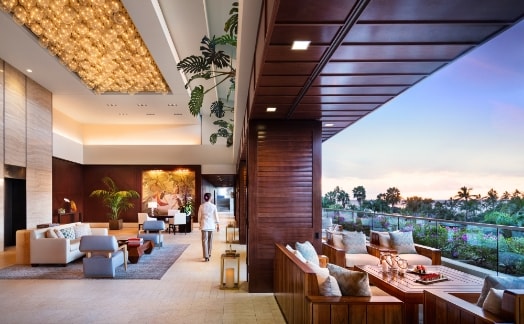 カライ ワイキキビーチ, LXR ホテルズアンドリゾーツ（旧トランプ・インターナショナル・ホテル・ワイキキ）