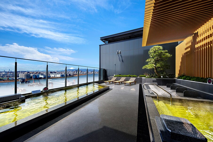 Izumi Tenku no Yu at Haneda Airport