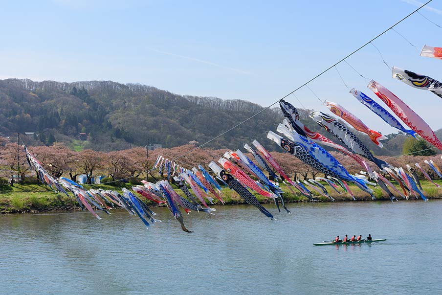 기타카미 덴쇼치 벚꽃 축제에서 경치를 감상하세요