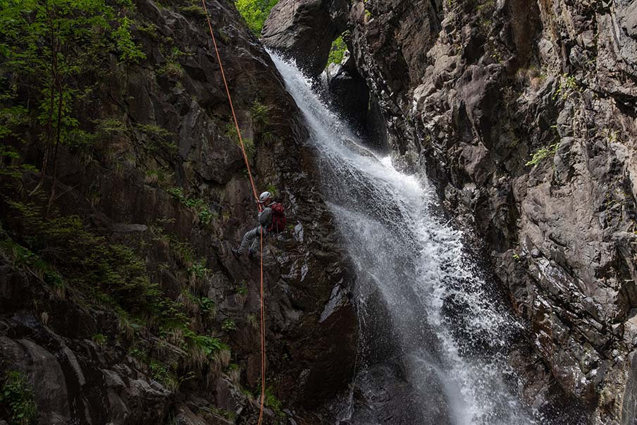 Enjoy river rafting & canyoning on the Yoshino River