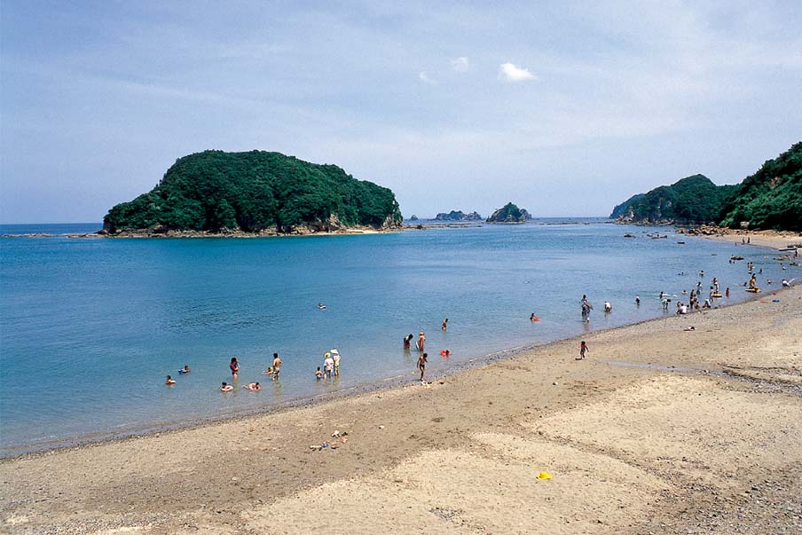 Snorkeling at Sakaematsu beach