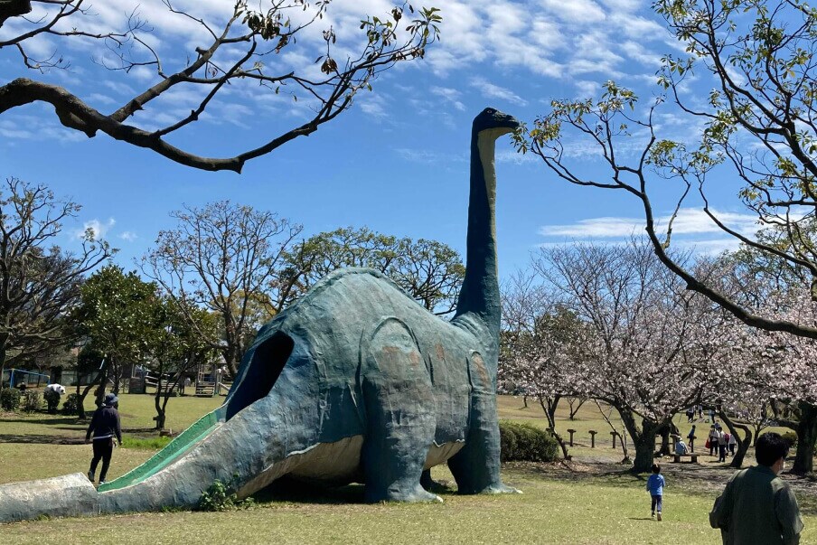 Have fun with your kids at the Dinosaur Park