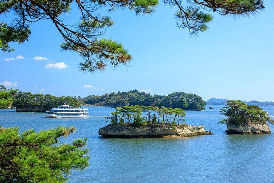 Enjoy cruising around the Matsushima Bay in Miyagi
